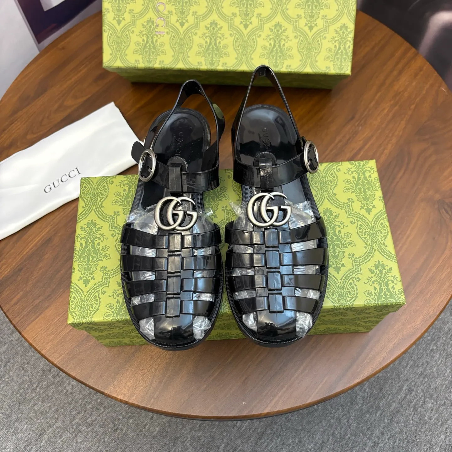 Men's shoes 260💰 [Gucci] Counter quality, top-quality original goods, real photos! Original TPU material, fine workmanship, comfortable; genuine 1:1 replica Size: 36 ~ 46 Half drag: 38 ~ 45